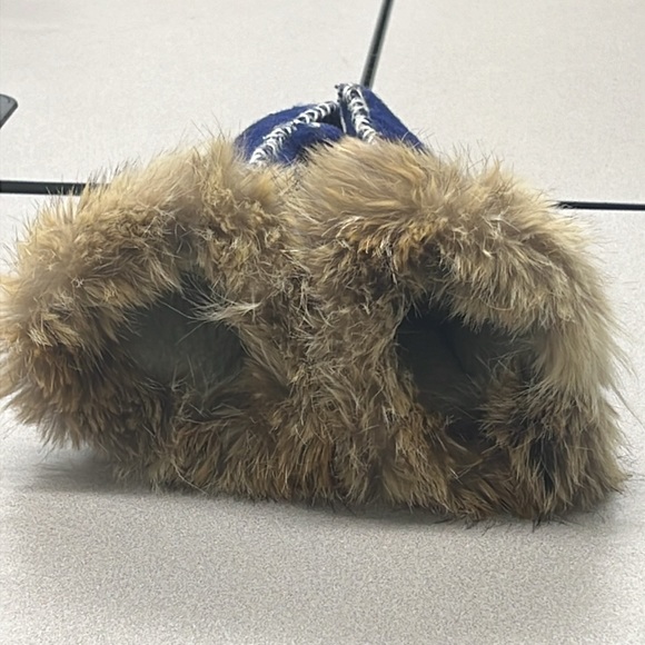 Rabbit Fur Trimmed Blue Wool Flower Mitten - Picture 7 of 7